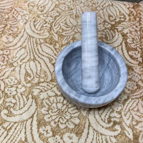 Marble mortar and pestle, crushing grinding herbs, spices nutmeats - Picture 12 of 16